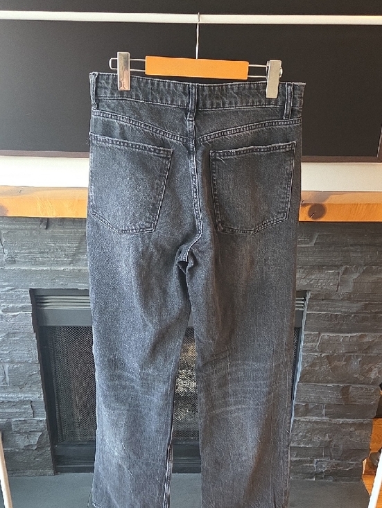 Straight-Leg Black Jeans - Picture 7 of 10